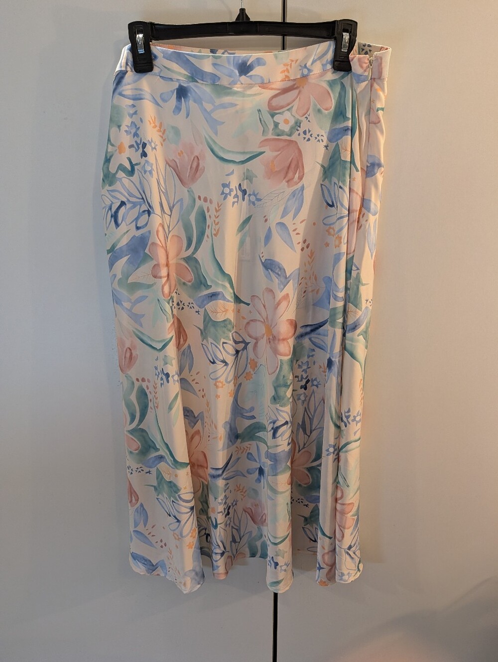 Charlie B Woman's Floral Midi Skirt in Pastel Watercolor Size 14 NWT
